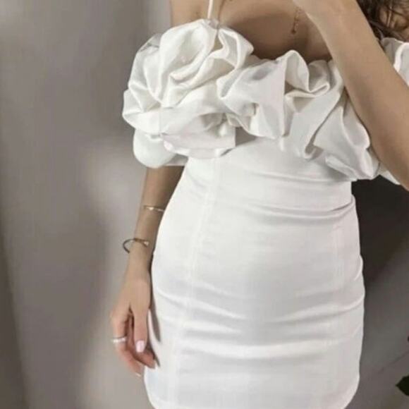 Do + Be White Ruffle Sleeve Mini Dress - Large NWT - Picture 3 of 10